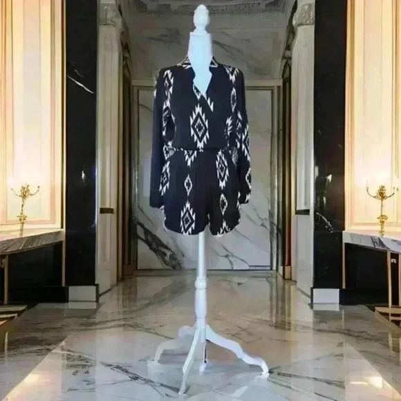 Women's Short Romper Tan/Black Size M - Picture 1 of 3